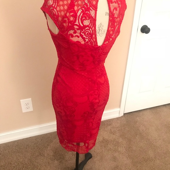 SHOWSTOPPER! Red Lace and Net Dress by Guess. - Picture 4 of 7